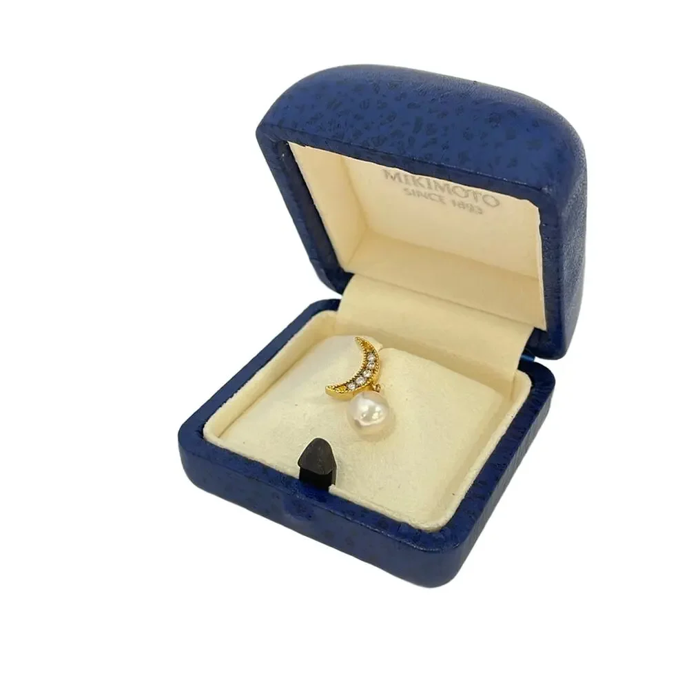 Mikimoto brooch 18k